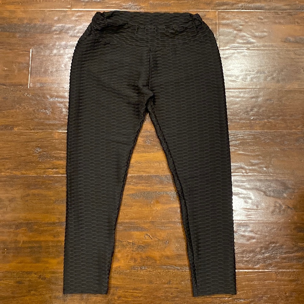 Black Textured Figure Extenuating Leggings Women’s Size XXL